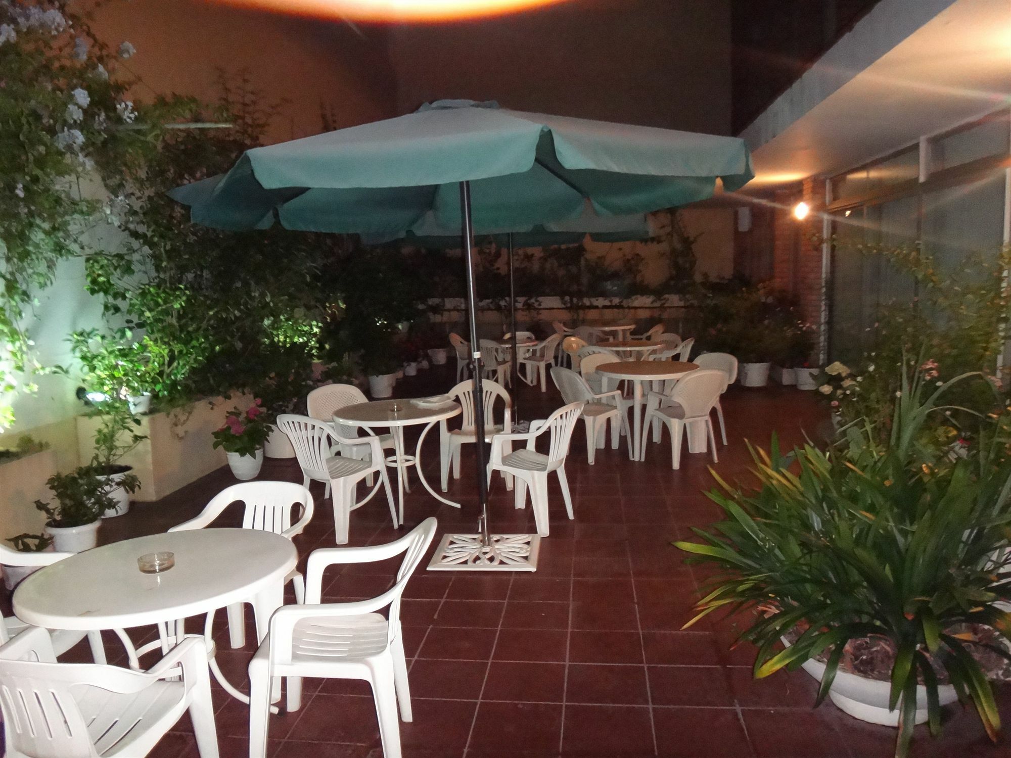 Hotel Alhambra ปุนตา เดล เอสเต ภายนอก รูปภาพ